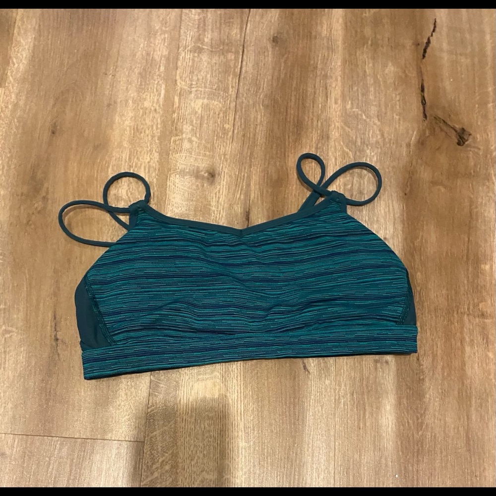 Lululemon sports bra size 8